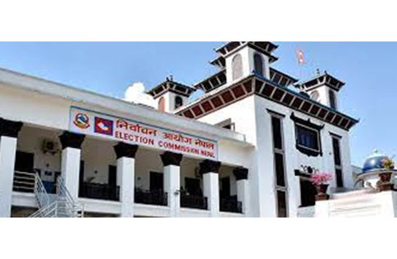 नेकपा एमालेका उम्मेदवार सूर्य बहादुर थापा क्षेत्रीलाई स्पष्टीकरण