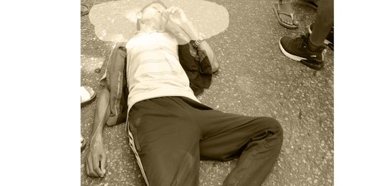 गछिया सडक खण्डमा मोटर साइकलको ठक्करबाट पदल यात्री गम्भीर घाइते