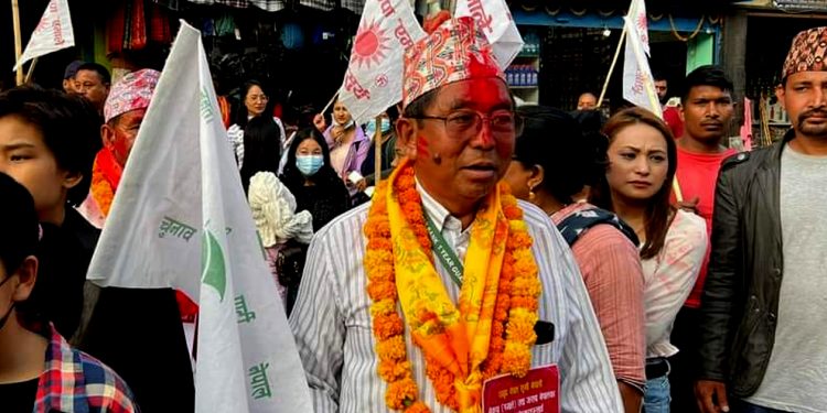 ढल्केको छाताले ढल्कायो जनताको मन , अशोक कुमार राई बिजयी