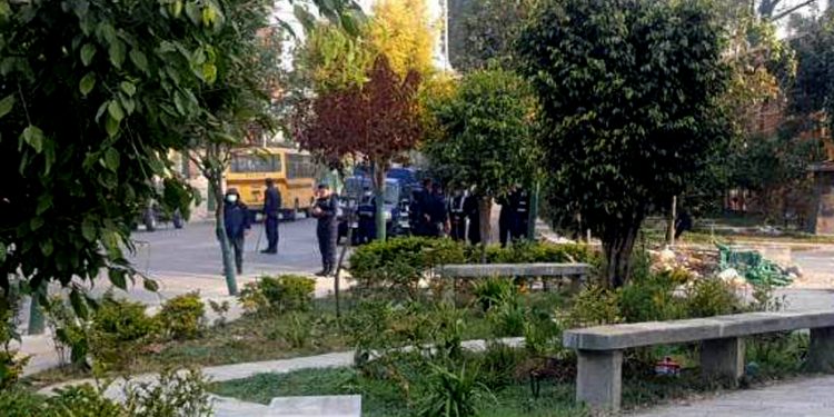 सत्ता गठबन्धनको सम्पर्क कार्यालय अगाडी बम फेला