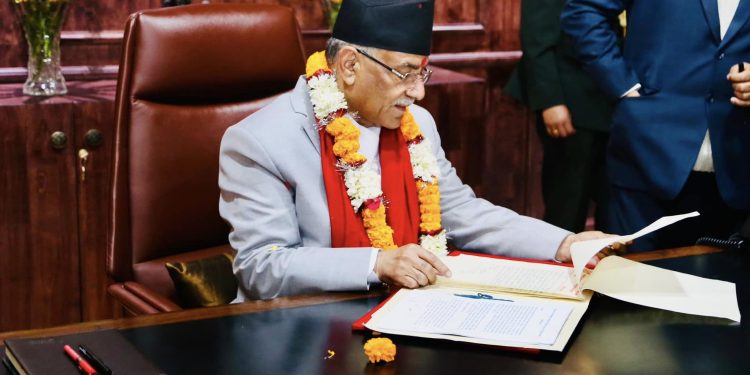 प्रधानमन्त्री पुष्पकमल दाहाल प्रचण्डको सपथ ग्रहण ( फोटो फिचर)