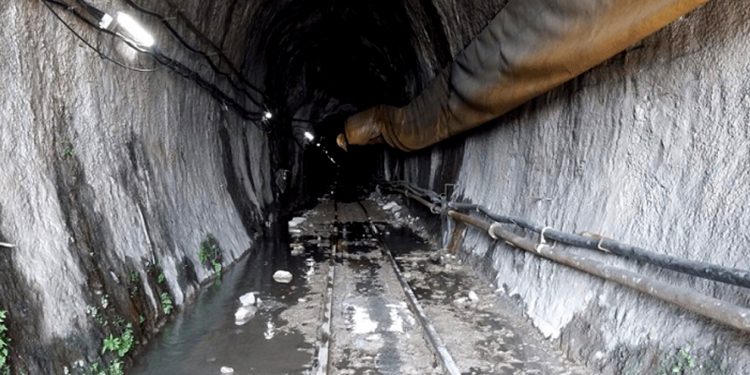 अरुण तेस्रो जल बिद्युत  सुरुङभित्र एकजनाको मृत्यु