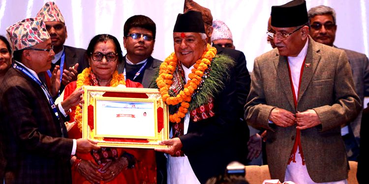 नवनिर्वाचित राष्ट्रपती पौडेलद्वारा प्रमाणपत्र ग्रहण