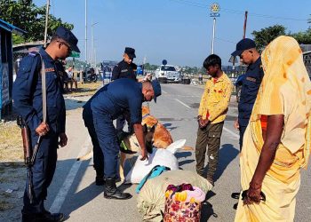 बिराटनगर नाकामा तालिम प्राप्त कुकुर सहितको प्रहरी चेकिङ