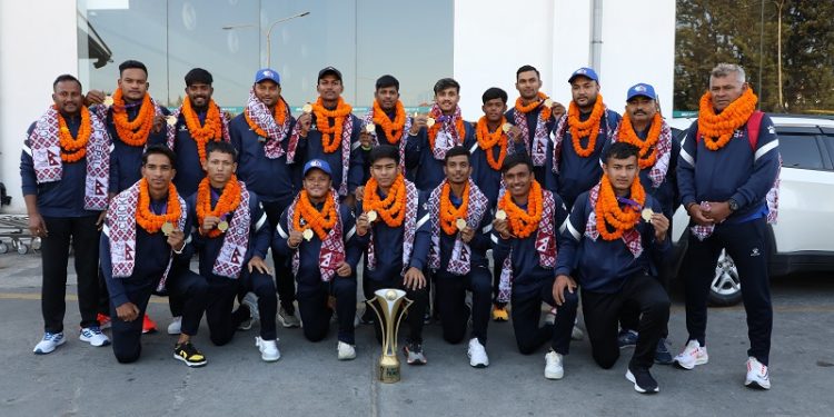 १९ वर्षमुनिको क्रीकेट टिम प्रिमियर कपको उपाधि जितेर आए