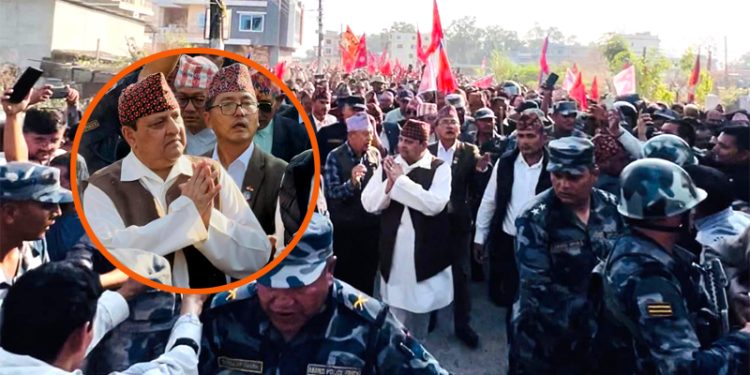 पूर्वराजा शाहद्वारा बिर्तामोड कलेजमा पृथ्वीनारायणको शालिक अनावरण