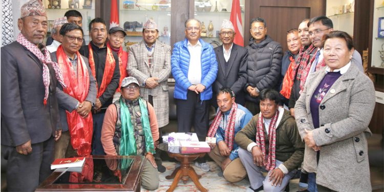 क्रान्तिकारी कम्युनिस्ट पार्टीका नेता कार्यकर्ता माओवादी केन्द्रमा