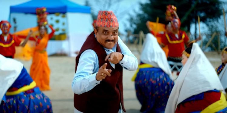 “हरि बहादुरको जुत्ता”को दोस्रो गीत ढाकाटोपीमा याख्खा जातीको डोकेनी नाच